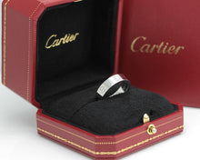Lade das Bild in den Galerie-Viewer, Cartier Love Ring in 18KT Weißgold mit Cartier Box in Gr. 62
