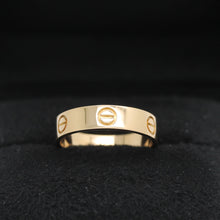 Lade das Bild in den Galerie-Viewer, Cartier Love Ring in 18KT Rosegold mit Cartier Box in Gr. 61

