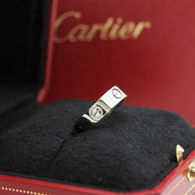 Lade das Bild in den Galerie-Viewer, Cartier Love Ring in 18KT Weißgold mit Cartier Box in Gr. 56
