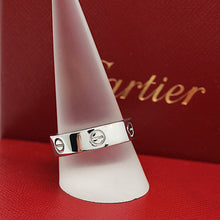 Lade das Bild in den Galerie-Viewer, Cartier Love Ring in 18KT Weißgold mit Cartier Box in Gr. 66

