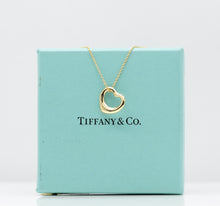 Lade das Bild in den Galerie-Viewer, Tiffany &amp; Co Halskette Elsa Peretti mit offenem Herz in 18KT Gold mit Box
