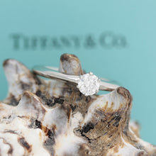 Lade das Bild in den Galerie-Viewer, Tiffany &amp; Co. Verlobungsring Platin 950-Gr.51 - Box &amp; Zertifikat 0,31 ct - VS1
