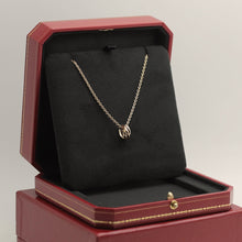 Lade das Bild in den Galerie-Viewer, Cartier Trinity Halskette in 18KT Gold Box
