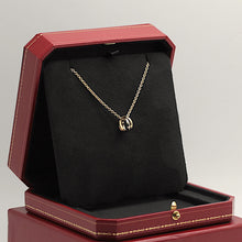 Lade das Bild in den Galerie-Viewer, Cartier Trinity Halskette in 18KT Gold mit Box
