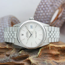 Lade das Bild in den Galerie-Viewer, Rolex Datejust Stahl Ref : 16030 mit Rolex Box von 1987
