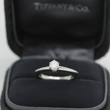 Lade das Bild in den Galerie-Viewer, Tiffany &amp; Co.Verlobungsring Platin 950 - Gr.49 - Box &amp; Zertifikat 0,26 ct - VS2
