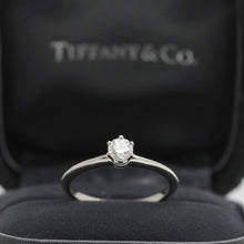 Lade das Bild in den Galerie-Viewer, Tiffany &amp; Co.Verlobungsring Platin 950 - Gr.51 - Box &amp; Zertifikat 0,25 ct - VVS2
