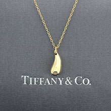 Lade das Bild in den Galerie-Viewer, Tiffany &amp; Co. Elsa Peretti "Teardrop" Halskette in 18KT Gold mit Box

