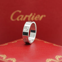Lade das Bild in den Galerie-Viewer, Cartier Love Ring in 18KT Weißgold mit Cartier Box in Gr. 61
