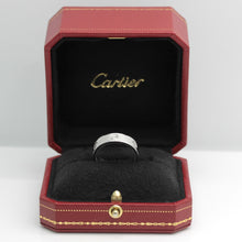Lade das Bild in den Galerie-Viewer, Cartier Love Ring in 18KT Weißgold mit Cartier Box in Gr. 62
