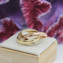 Lade das Bild in den Galerie-Viewer, Les must de Cartier Trinity Tricolour 18KT Gold mit Cartier Box in Gr. 51
