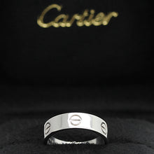Lade das Bild in den Galerie-Viewer, Cartier Love Ring in 18KT Weißgold mit Cartier Box in Gr. 51
