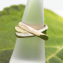 Lade das Bild in den Galerie-Viewer, Cartier Trinity Tricolour 18KT Gold mit Cartier Box in Gr. 54
