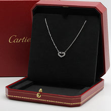 Lade das Bild in den Galerie-Viewer, Cartier C Heart Halskette in 18KT Weißgold mit Diamanten

