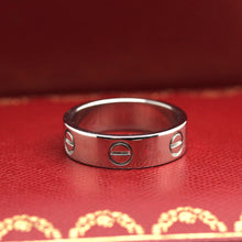 Lade das Bild in den Galerie-Viewer, Cartier Love Ring in 18KT Weißgold mit Cartier Box in Gr. 55
