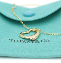 Lade das Bild in den Galerie-Viewer, Tiffany &amp; Co Halskette Elsa Peretti mit offenem Herz in 18KT Gold mit Box
