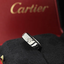 Lade das Bild in den Galerie-Viewer, Cartier Love Ring in 18KT Weißgold mit Cartier Box in Gr. 54
