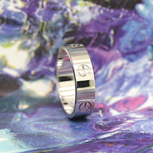 Lade das Bild in den Galerie-Viewer, Cartier Love Ring in 18KT Weißgold mit Cartier Box in Gr. 63
