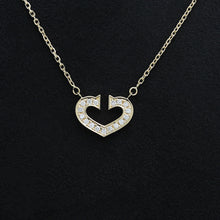 Lade das Bild in den Galerie-Viewer, Cartier C Heart Halskette in 18KT Gold mit Diamanten
