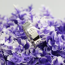 Lade das Bild in den Galerie-Viewer, Cartier Love Ring in 18KT Weißgold mit Cartier Box &amp; Papiere in Gr. 58
