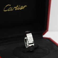 Lade das Bild in den Galerie-Viewer, Cartier Love Ring in 18KT Weißgold mit Cartier Box in Gr. 66
