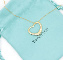 Lade das Bild in den Galerie-Viewer, Tiffany &amp; Co Halskette Elsa Peretti mit großen offenem Herz in 18KT Gold mit Box
