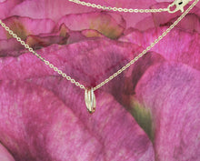Lade das Bild in den Galerie-Viewer, Cartier Trinity Mini Halskette in 18KT Gold
