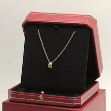 Lade das Bild in den Galerie-Viewer, Cartier Trinity Halskette in 18KT Gold Box
