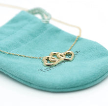 Lade das Bild in den Galerie-Viewer, Tiffany &amp; Co.Tripple Herzanhänger in 18KT Gold
