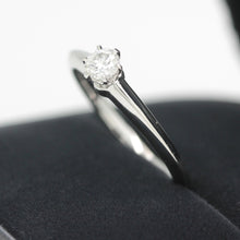 Lade das Bild in den Galerie-Viewer, Tiffany &amp; Co. Verlobungsring Platin 950- Gr.50 - Box &amp; Zertifikat 0,20 ct - VVS2
