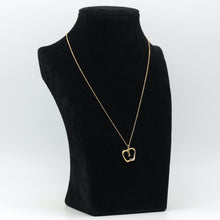 Lade das Bild in den Galerie-Viewer, Tiffany &amp; Co. Elsa Peretti Halskette mit " Apfel " Anhänger in 18KT Gold

