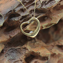 Lade das Bild in den Galerie-Viewer, Tiffany &amp; Co Halskette Elsa Peretti mit großen offenem Herz und Diamanten in 18KT Gold mit Box
