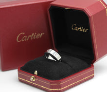 Lade das Bild in den Galerie-Viewer, Cartier Love Ring in 18KT Weißgold mit Cartier Box in Gr. 62
