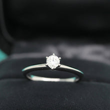 Lade das Bild in den Galerie-Viewer, Tiffany &amp; Co. Verlobungsring Platin 950-Gr.51 - Box &amp; Zertifikat 0,23 ct - VVS2
