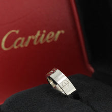 Lade das Bild in den Galerie-Viewer, Cartier Love Ring in 18KT Weißgold mit Cartier Box in Gr. 66
