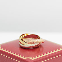 Lade das Bild in den Galerie-Viewer, Cartier Trinity Tricolour 18KT Gold mit Cartier Box in Gr. 50
