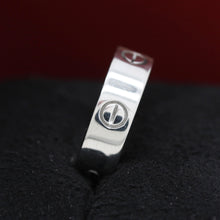Lade das Bild in den Galerie-Viewer, Cartier Love Ring in 18KT Weißgold mit Cartier Box in Gr. 60
