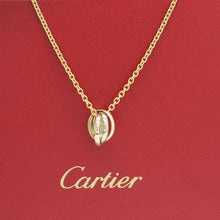 Lade das Bild in den Galerie-Viewer, Cartier Trinity Halskette in 18KT Gold Box
