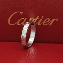 Lade das Bild in den Galerie-Viewer, Cartier Love Ring in 18KT Weißgold mit Cartier Box in Gr. 57
