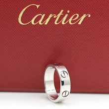 Lade das Bild in den Galerie-Viewer, Cartier Love Ring in 18KT Weißgold mit Cartier Box in Gr. 56
