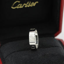 Lade das Bild in den Galerie-Viewer, Cartier Love Ring in 18KT Weißgold mit Cartier Box in Gr. 61
