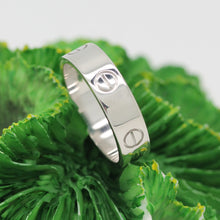 Lade das Bild in den Galerie-Viewer, Cartier Love Ring in 18KT Weißgold mit Cartier Box in Gr. 63
