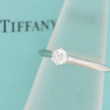 Lade das Bild in den Galerie-Viewer, Tiffany &amp; Co.Verlobungsring Platin 950 - Gr.49 - Box &amp; Zertifikat 0,22 ct - VS1
