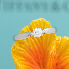 Lade das Bild in den Galerie-Viewer, Tiffany &amp; Co. Verlobungsring Platin 950- Gr.51 - Box &amp; Zertifikat 0,23 ct - VVS1
