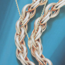 Lade das Bild in den Galerie-Viewer, Cartier Trinity Mini Halskette in 18KT Gold
