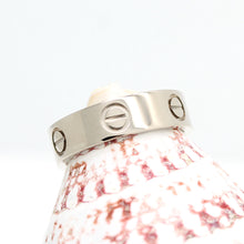 Lade das Bild in den Galerie-Viewer, Cartier Love Ring in 18KT Weißgold mit Cartier Box in Gr. 54
