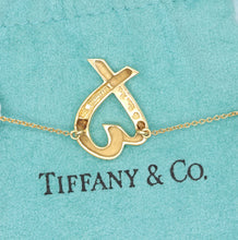 Lade das Bild in den Galerie-Viewer, Tiffany &amp; Co. Paloma Picasso "Loving Heart" Halskette mit Anhänger in 18KT Gold
