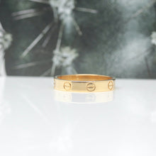 Lade das Bild in den Galerie-Viewer, Cartier Mini Love Ring 18KT Gold mit Cartier Box in Gr. 56
