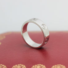 Lade das Bild in den Galerie-Viewer, Cartier Love Ring in 18KT Weißgold mit Cartier Box in Gr. 54

