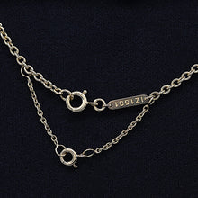 Lade das Bild in den Galerie-Viewer, Cartier Trinity Halskette in 18KT Gold Box
